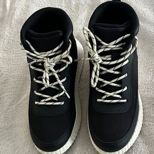 Stylish Black Winter Boots for Women